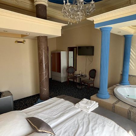 Hotel Venecia Palace Michałowice Esterno foto
