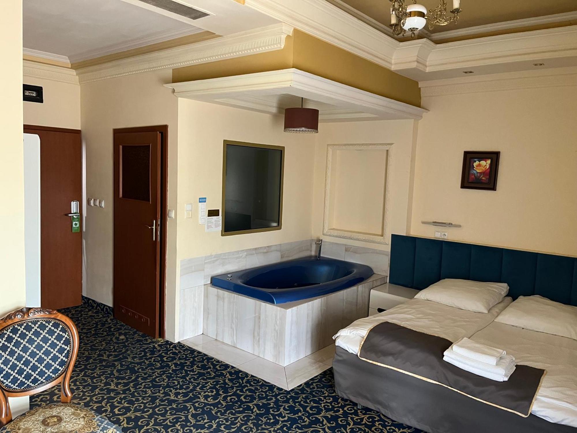 Hotel Venecia Palace Michałowice Esterno foto