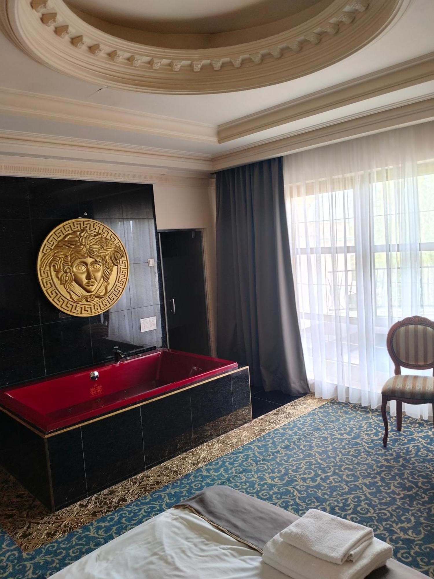 Hotel Venecia Palace Michałowice Esterno foto