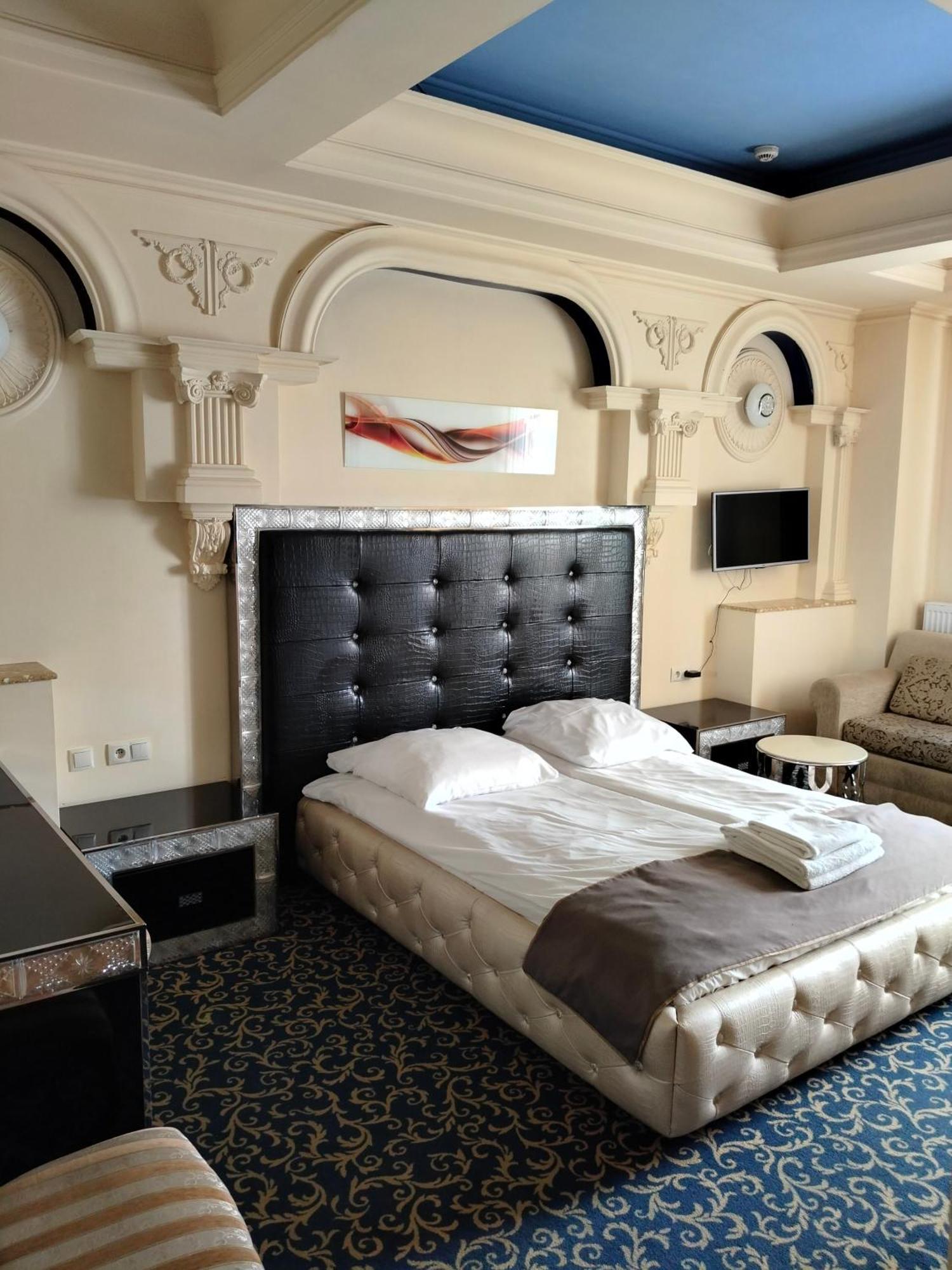 Hotel Venecia Palace Michałowice Esterno foto