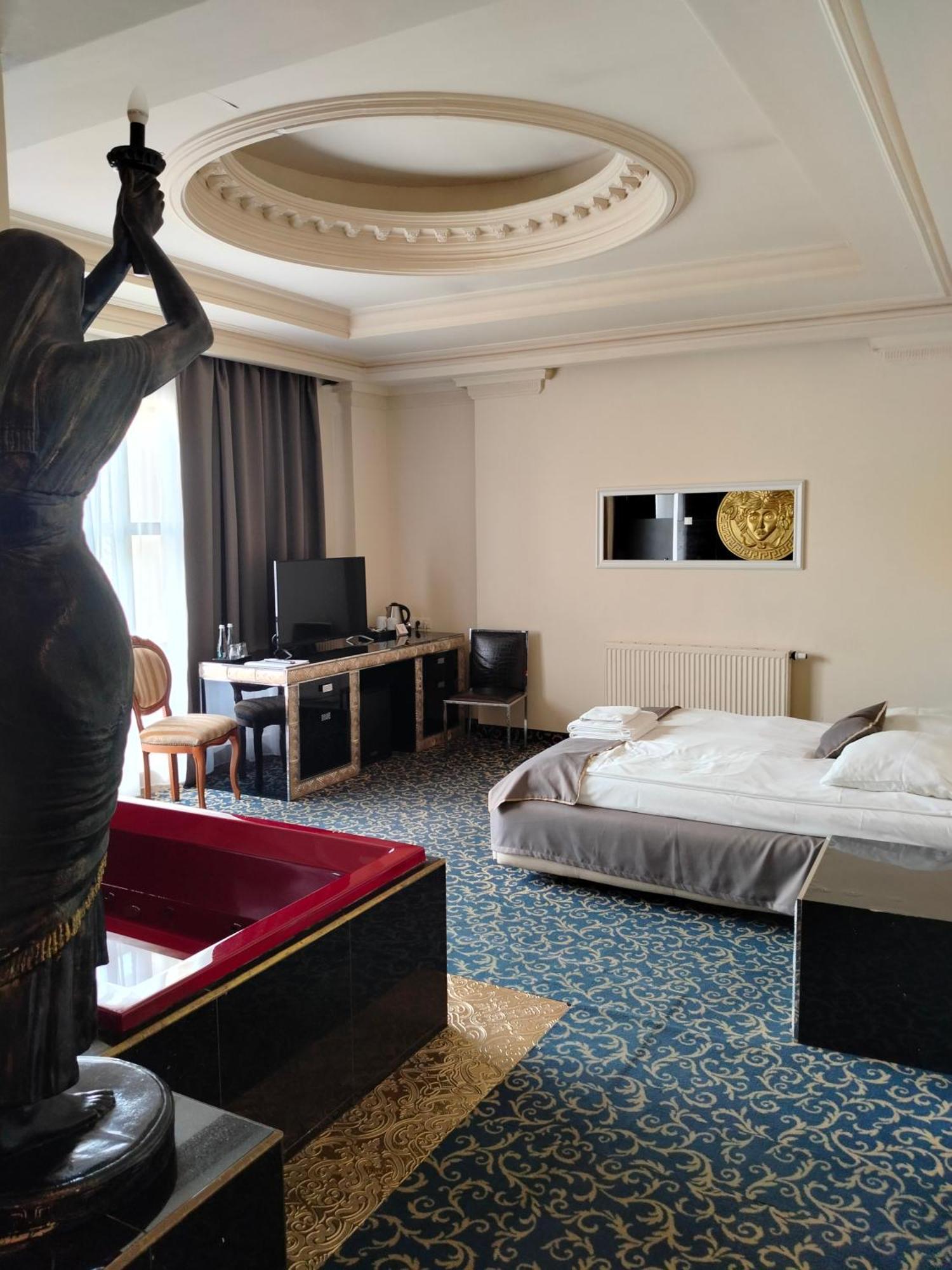 Hotel Venecia Palace Michałowice Esterno foto
