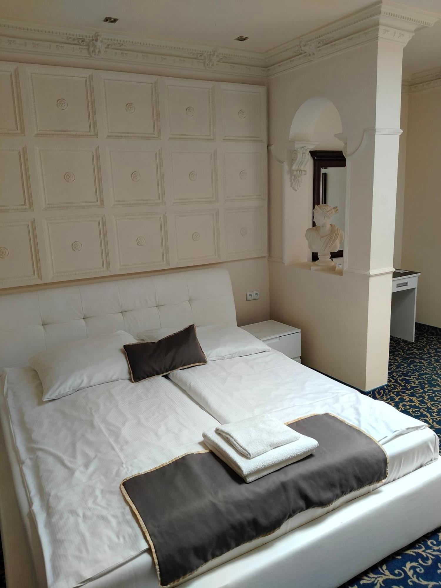 Hotel Venecia Palace Michałowice Esterno foto