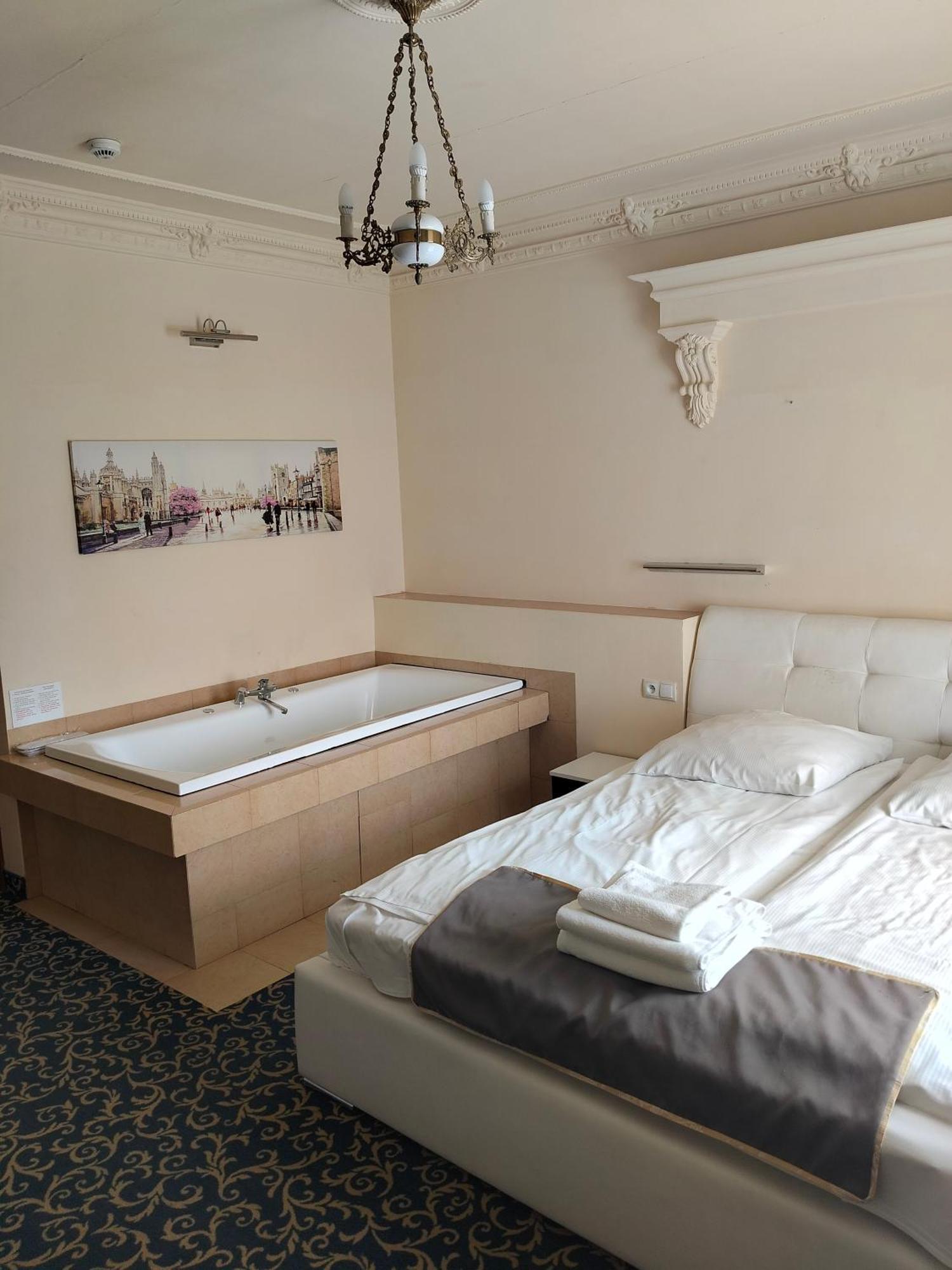 Hotel Venecia Palace Michałowice Esterno foto